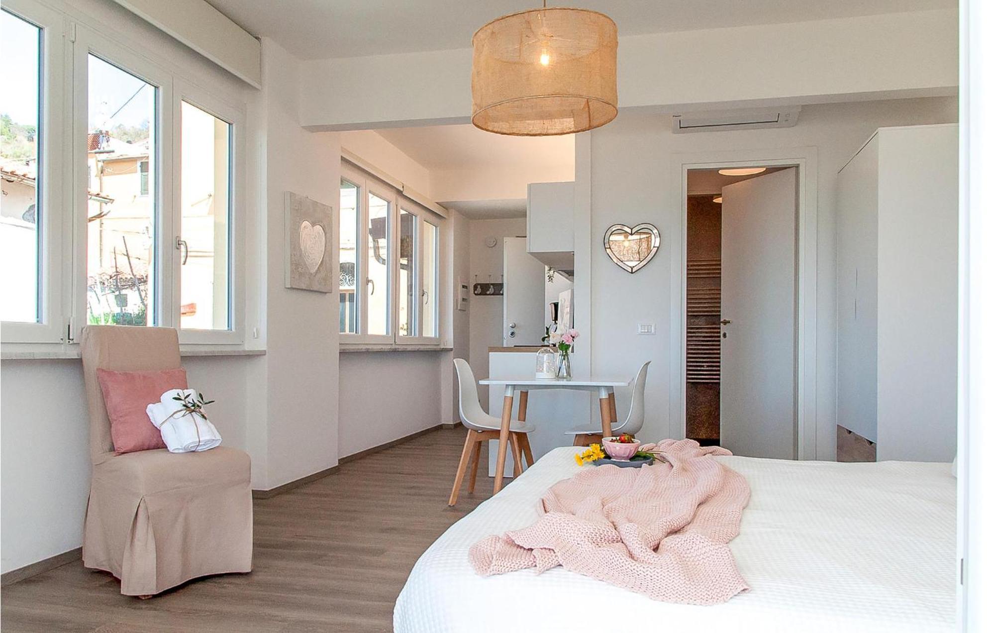 Amazing Apartment In Moneglia With House Sea View ภายนอก รูปภาพ